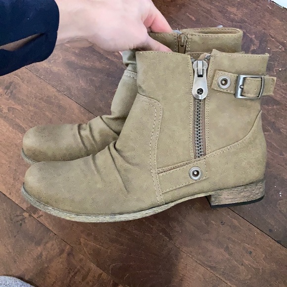 Tan booties - Picture 3 of 3